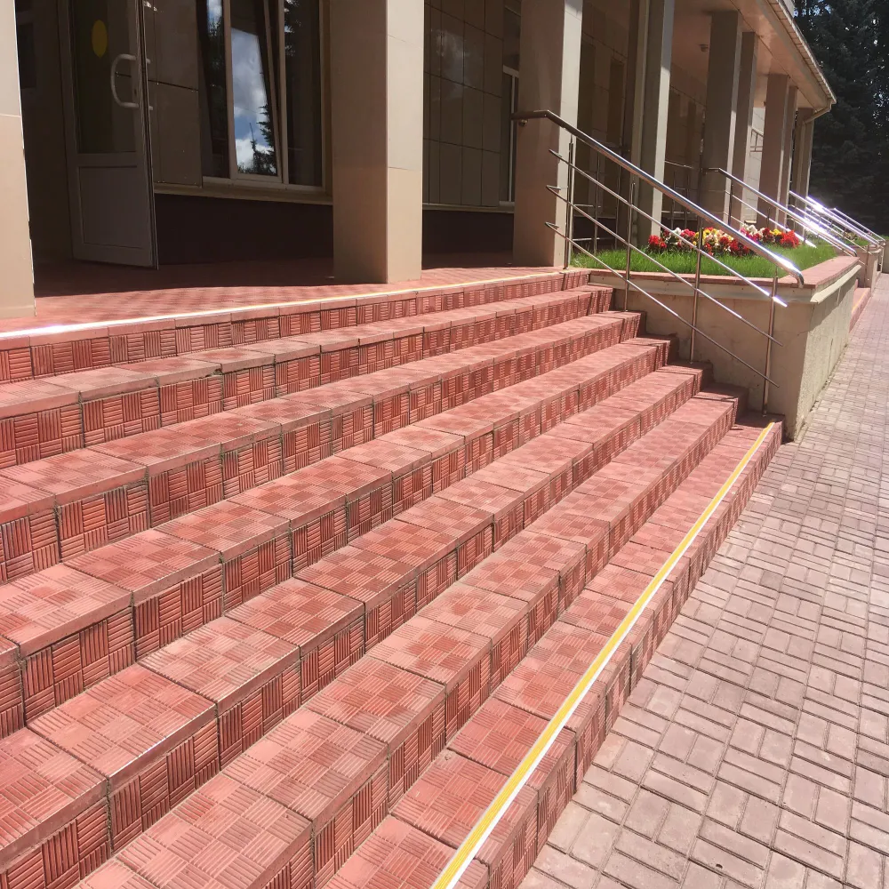 Порог угловой ПУ 10-1.2500.414 Серый