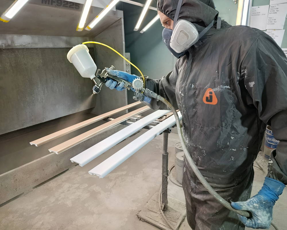 Плинтус NMC FL5 Wallstyl 100*20*2000. Окраска включена в стоимость