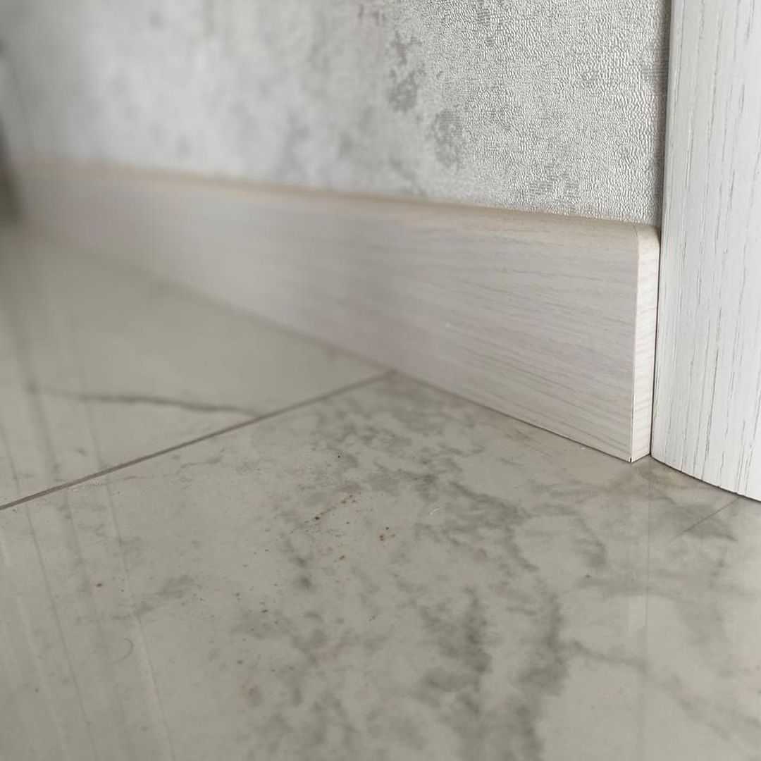 Плинтус МДФ Smartprofile Strong 80М Дуб винтаж светло-серый