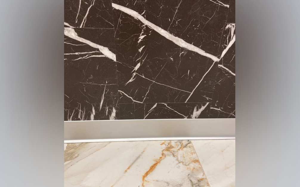 Алюминиевый плинтус AKBD100-MS 2,5м Серебро матовое