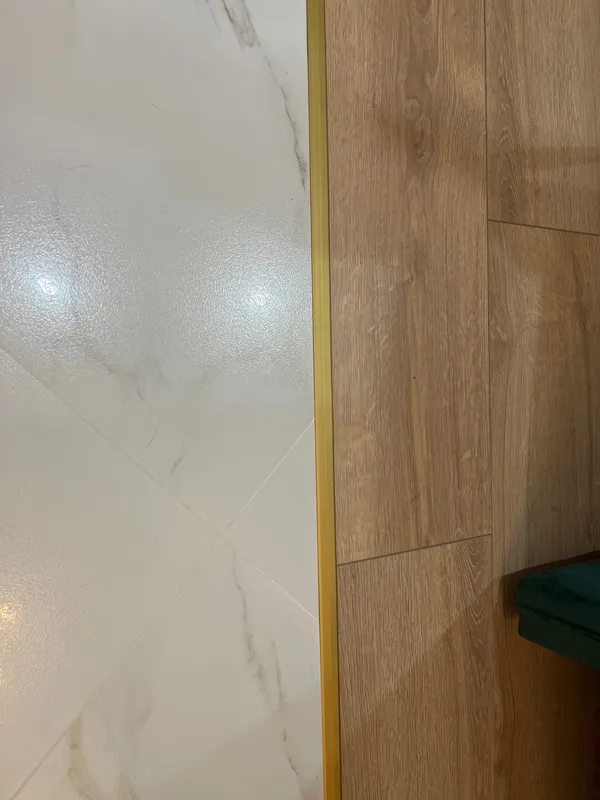 Профиль стыкоперекрывающий ЛС 10НСК(304).2700.002 2,7 м Золото