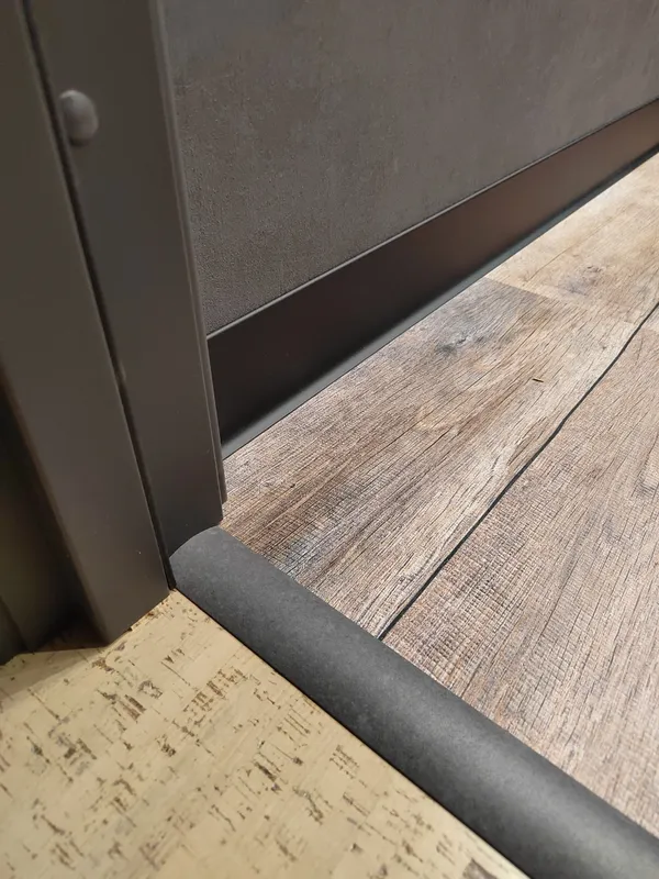 Порог разноуровневый ПР 06.900.082 Дуб светлый