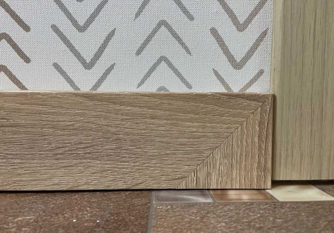 Плинтус МДФ Волшебная палочка. Гарден 207 Ясень бриллиантовый