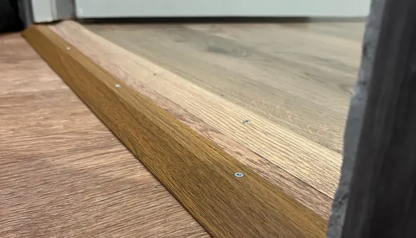 Порог разноуровневый ПР 03.900.15 Черный