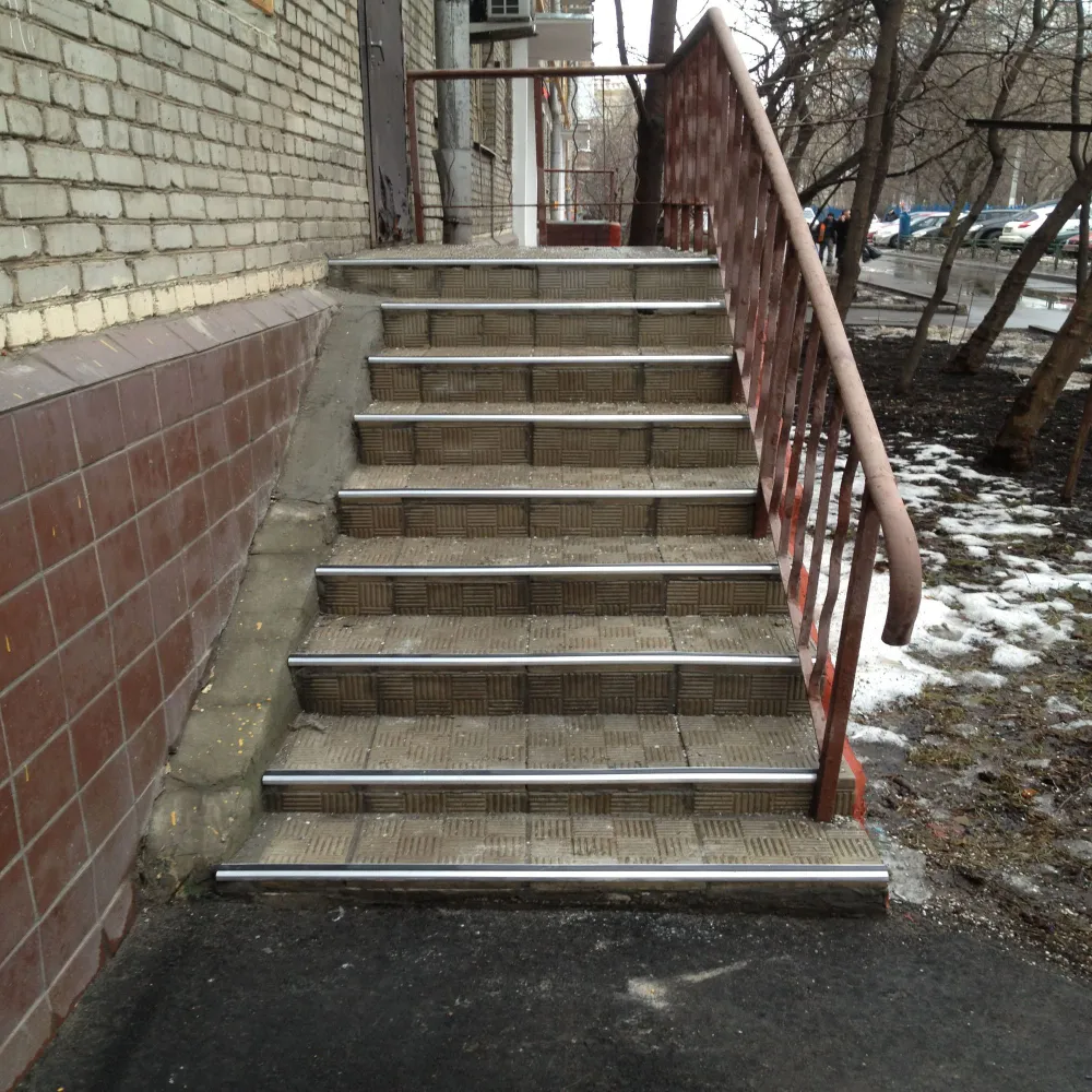 Порог угловой ПУ 10-1.2500.414 Серый