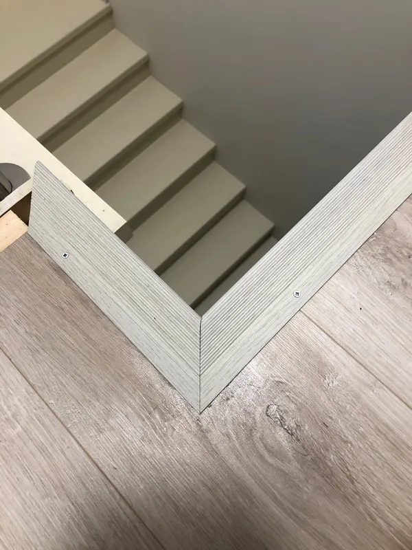 Порог угловой ПУ 02.2700.054 0,9 м Клен северный