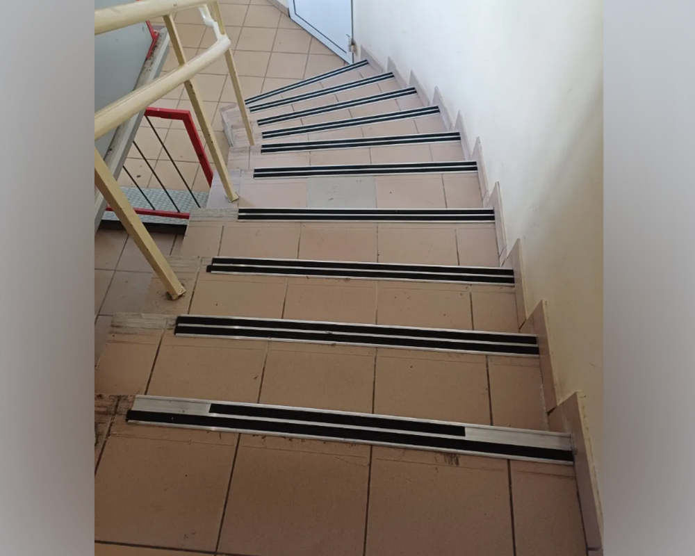 Порог одноуровневый ПС 08.2700.242л Шампань