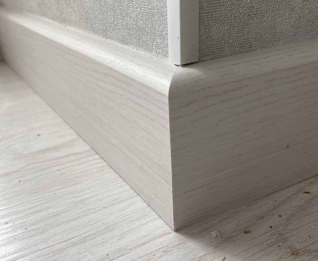 Плинтус МДФ Волшебная палочка. Гарден. 263 Санторини белый