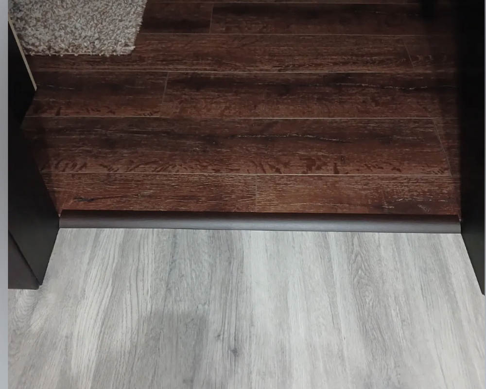 Самоклеящийся порог ЛС 35.2700.4095 Дуб венге