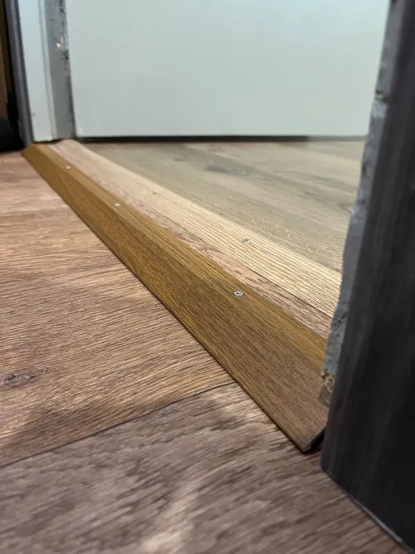 Порог разноуровневый ПР 04.900.081 Сосна