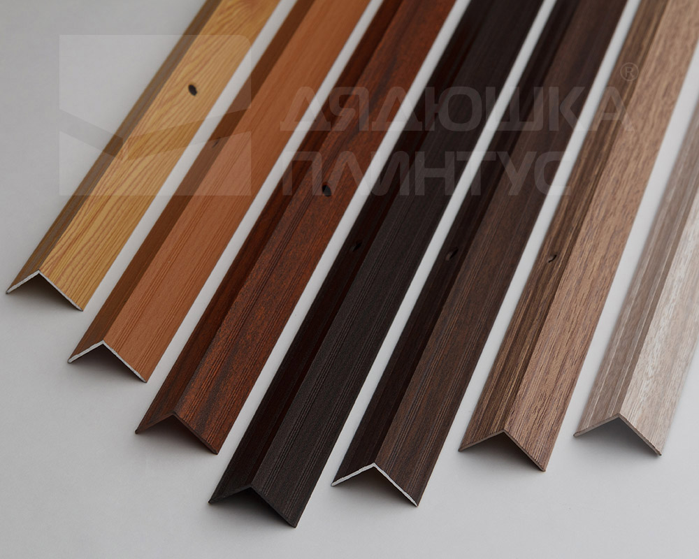 Порог угловой ПУ 05.1800.052 0,9 м Ель дымчатая. Цена за 6 штук