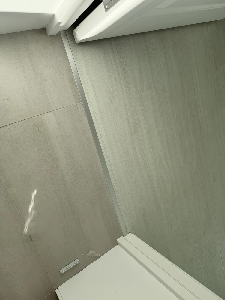 Алюминиевый  профиль ПТ-18 (браш) серебро/глянец 2,7 м