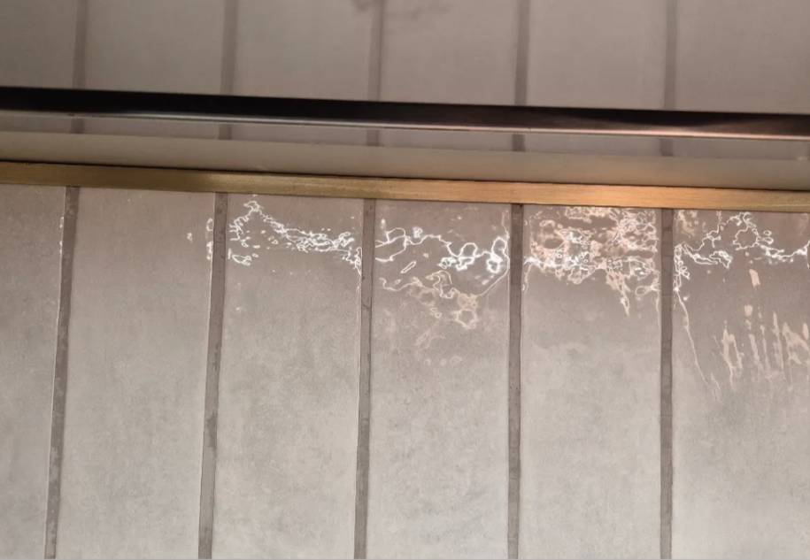 PVL73-05 Угол латунь Антик медь светлая 15х15мм 2.7м