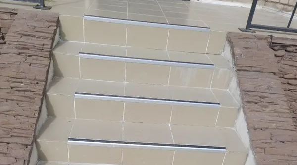 Порог угловой ПУ 70.900.042л Шампань