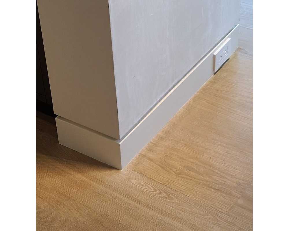 Профиль НЕПЛИНТУС 60х15х2000мм PKINSAA 60 Серебро матовое