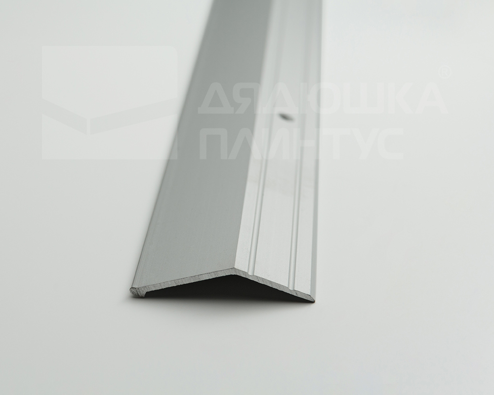 Порог разноуровневый ПР 04.1800.01л Серебро