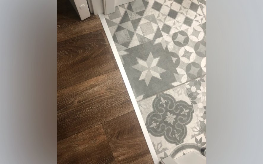 PV101-43 Профиль T-образный плоский Муар Бежевый 10мм х 2.7м