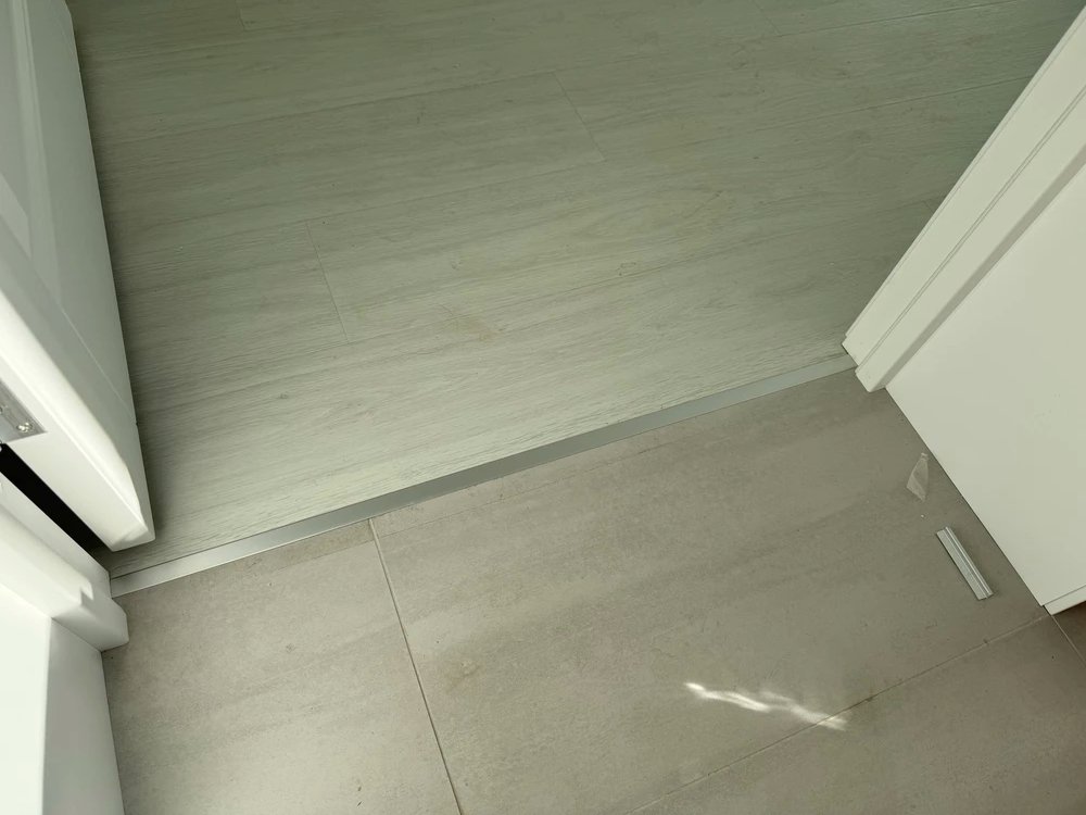 PVS90-12 Профиль Т-образный нержавеющая сталь Тисненый серый 14мм х 2.7м