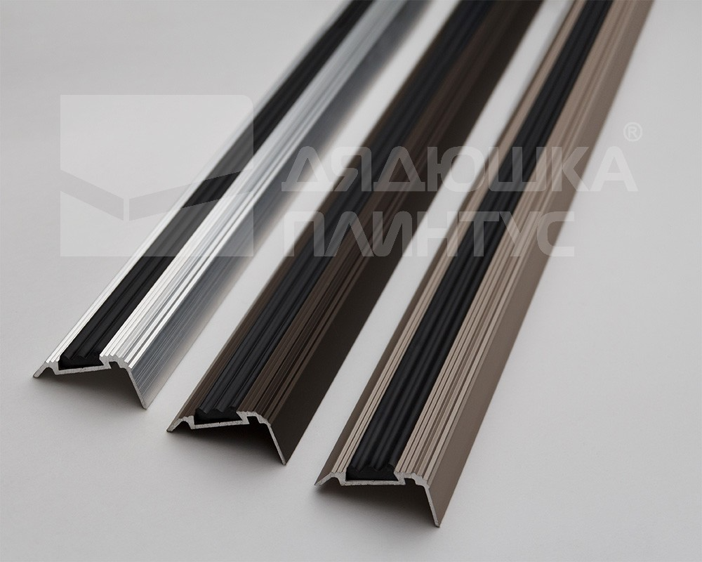 Порог угловой ПУ 07-1.1800.15 Черный