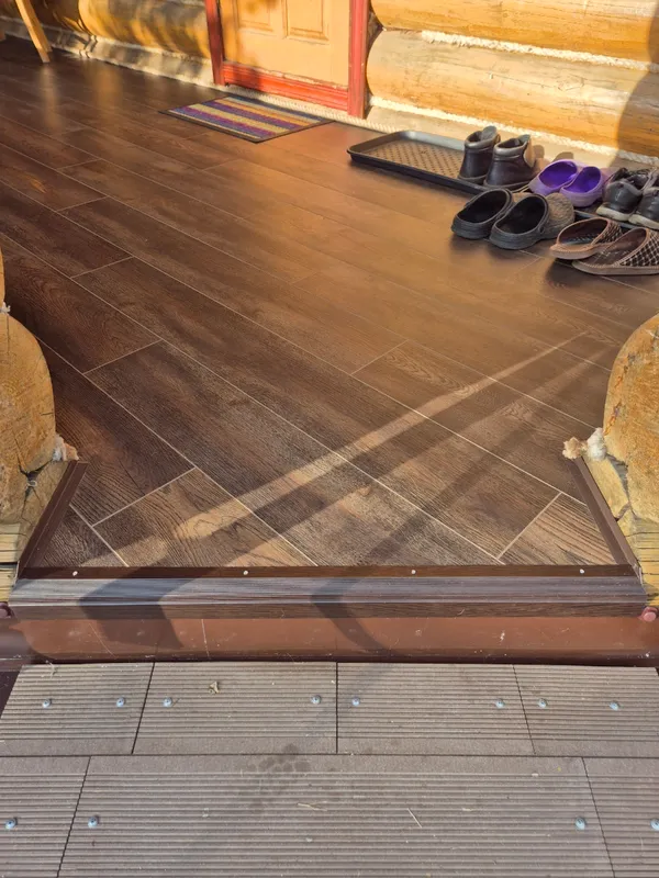 Порог угловой ПУ 02.2700.052 0,9 м Ель дымчатая