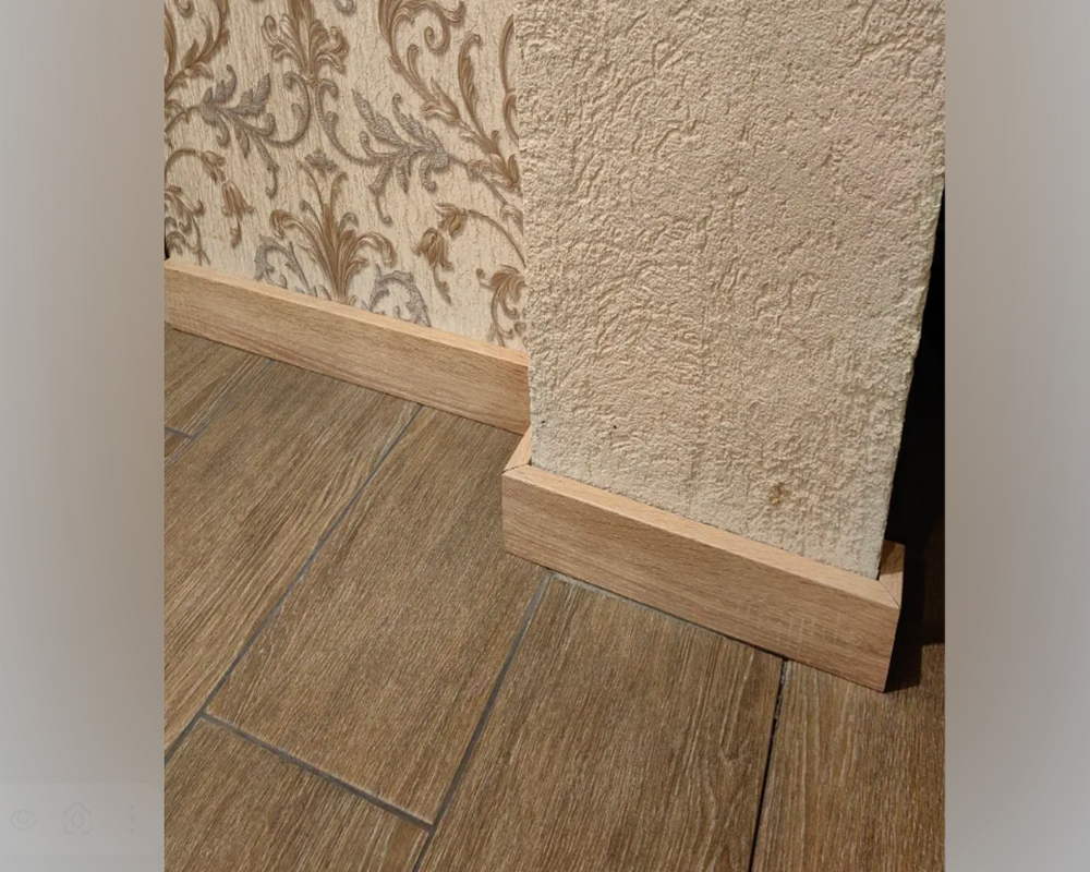 Плинтус напольный Salag Alpha 80 Королевский Дуб 2,4м