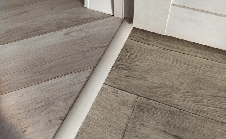 Порог разноуровневый ПР 06.2700.245 Дуб дымчатый