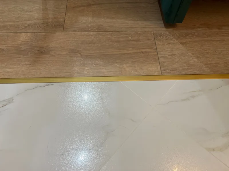 Профиль стыкоперекрывающий ПС 11НСВ(304).2700.002 2,7 м Золото