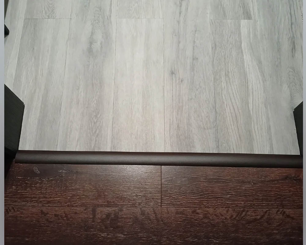 Самоклеящийся порог ЛС 35.2700.4092т Вишня темная