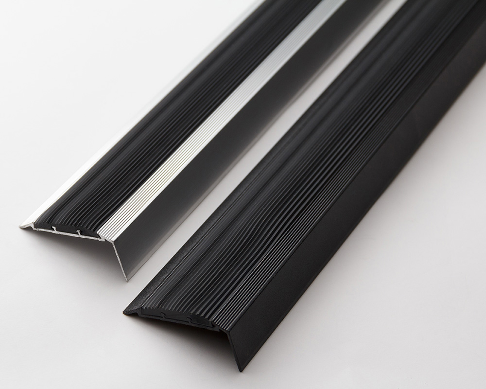 Порог угловой ПУ 70.900.042л Шампань