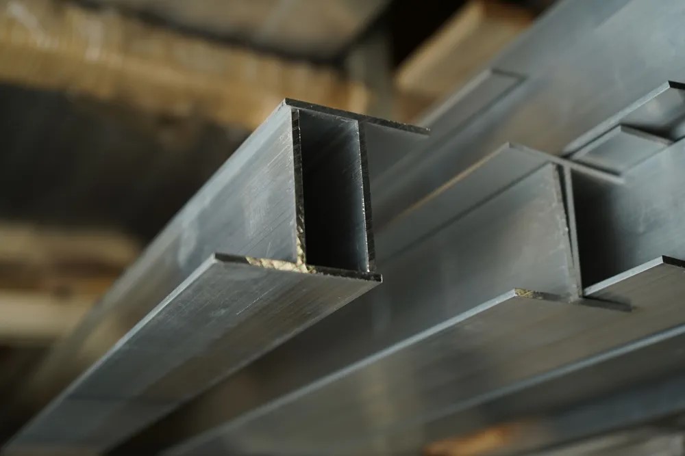 Тавр 30*20 мм Тп 06.2000.502л Золото. Цена за 5 штук.