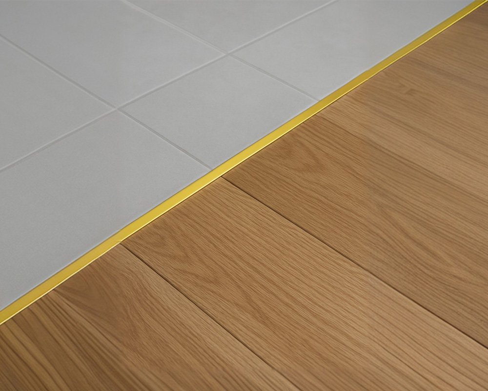 PV101-04 Профиль T-образный плоский MG Золото матовое 10мм х 2.7м