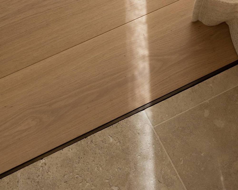 PVL67-05 Профиль Т-образный полукруглый латунь Антик медь светлая 15мм х 2.7м