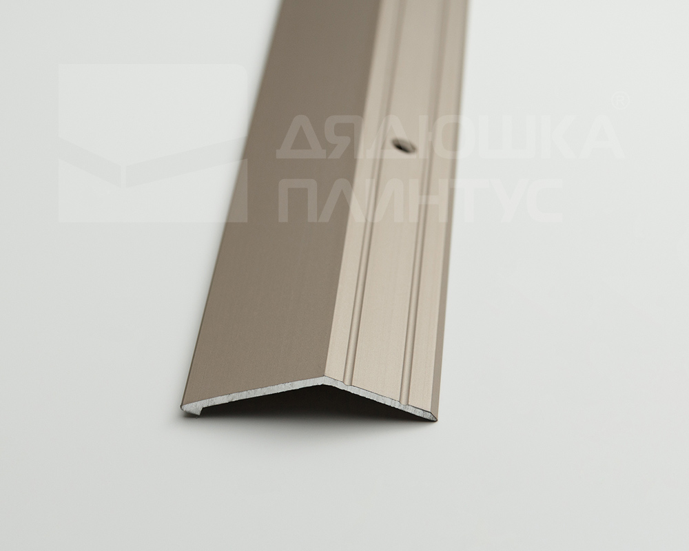 Порог разноуровневый ПР 04.900.042л Шампань