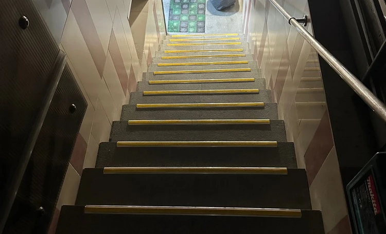 Порог угловой ПУ 07-1.900.15 Черный