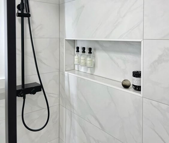 Алюминиевый F-образный профиль (гнущийся) ПФ-10 (381) серебро матовое. 2,7 м