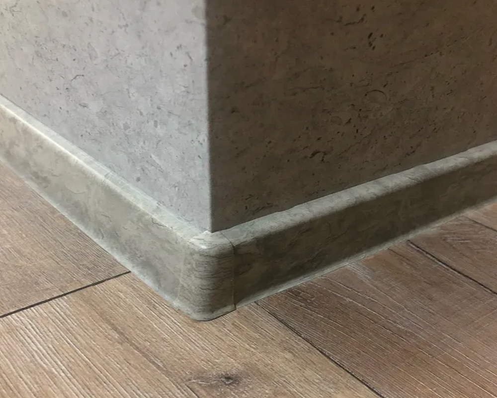 Плинтус ПВХ со съемной панелью Arbiton INDO 044 Дуб Болтон