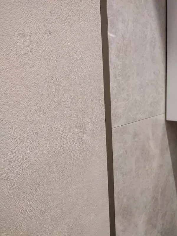 Профиль из нержавеющей стали L-образный Alumacer 10мм 2,6м Золото полированое