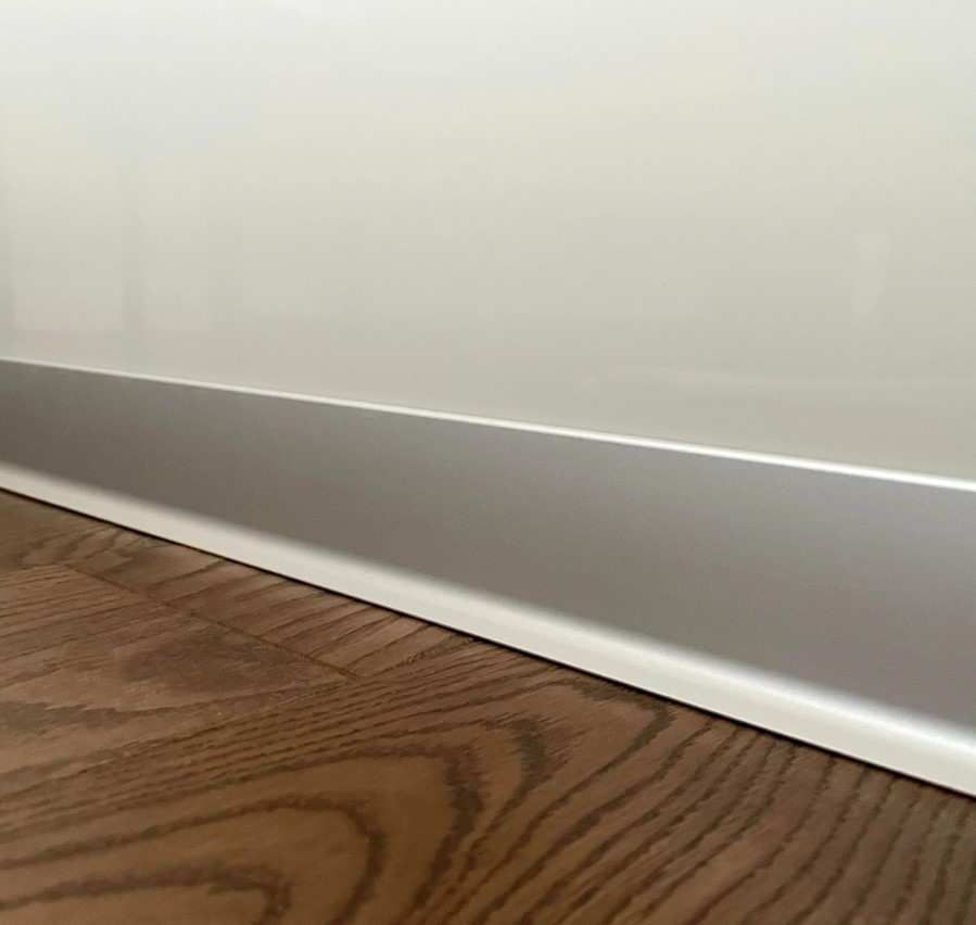 Плинтус алюминиевый Пл 80.2500.01лк Серебро