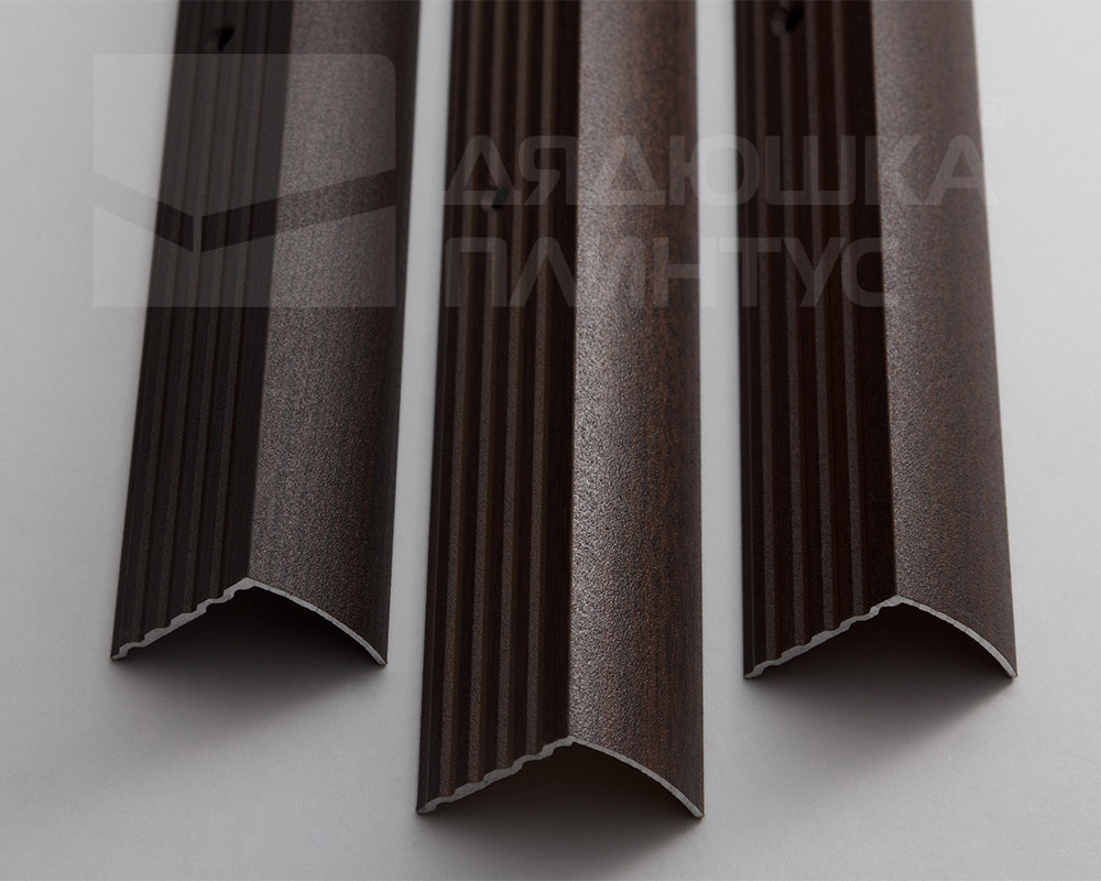 Порог угловой ПУ 04.900.094 Венге