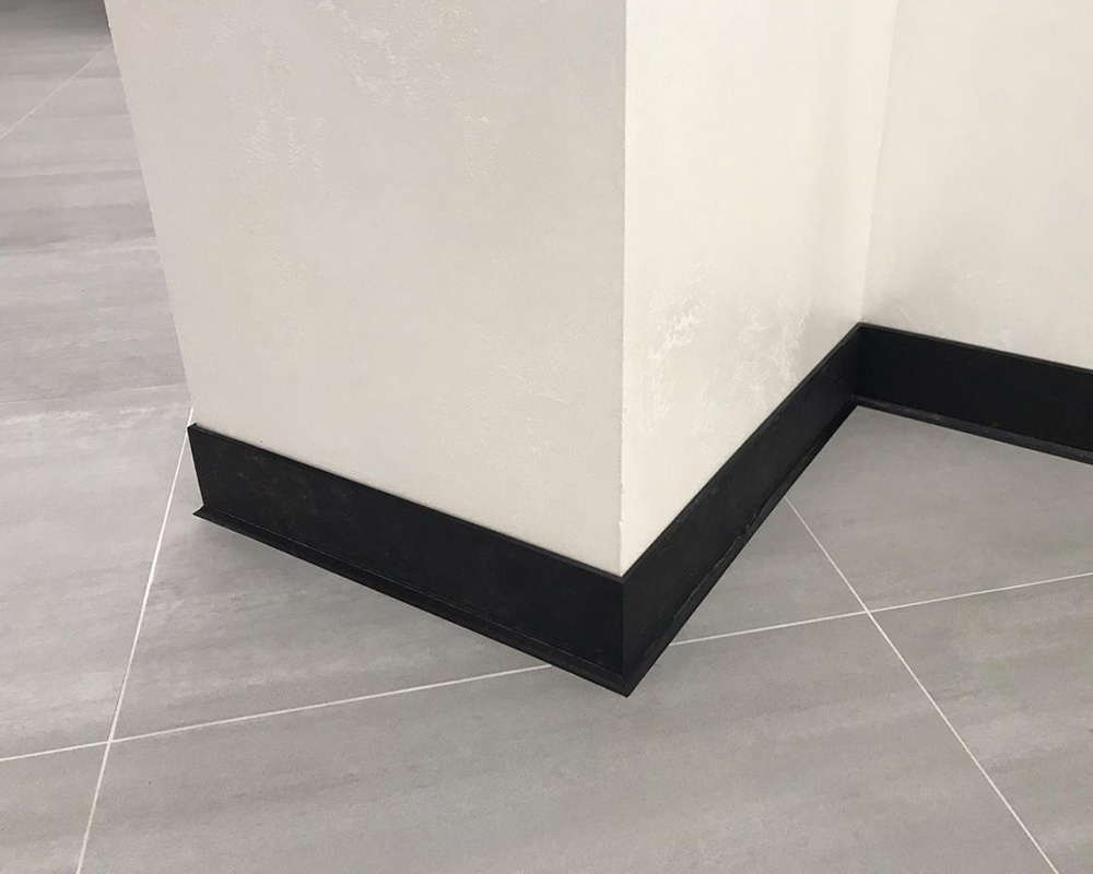 Плинтус ХДФ Dollken S60 60 мм х 2,575м 1001 Чёрный