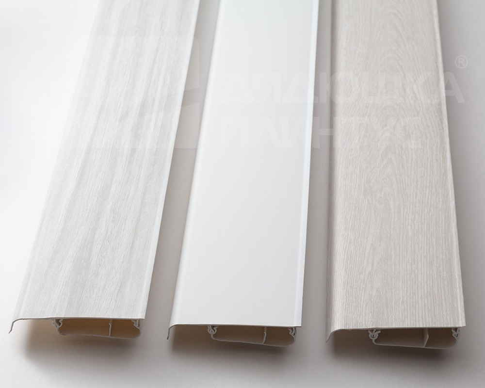 Плинтус ПВХ Salag Lima 72мм 2,5м. Белый Embossing