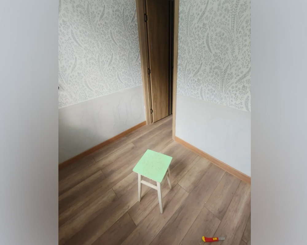 Плинтус ПВХ со съемной панелью Идеал Деконика 85мм 2,2м 211 Дуб рустик