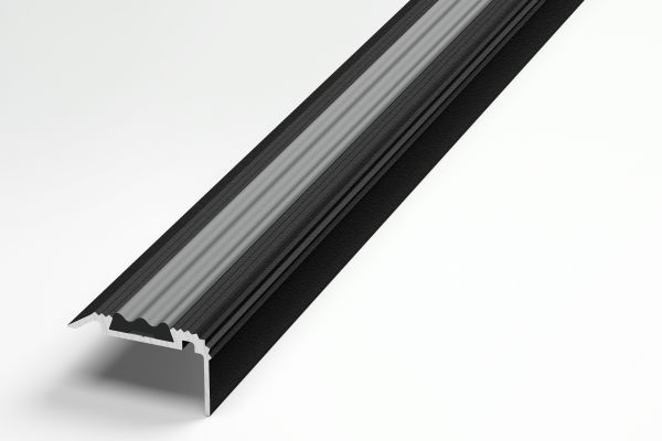 Порог угловой ПУ 07-1.900.15 Черный