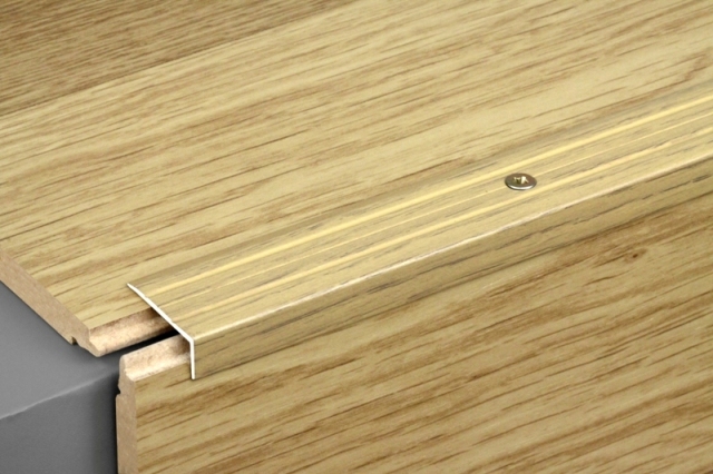 Порог угловой ПУ 01.900.01л Серебро