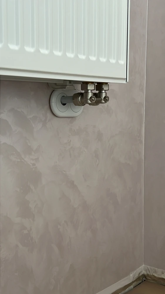 Двойной обвод для труб ПВХ d20 Белый