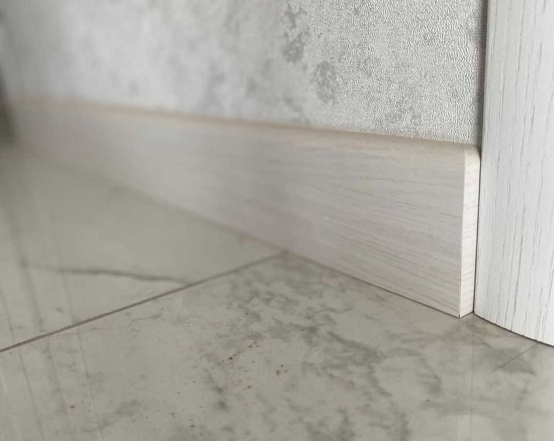 Плинтус МДФ Волшебная палочка. Гарден .203 Дуб белый