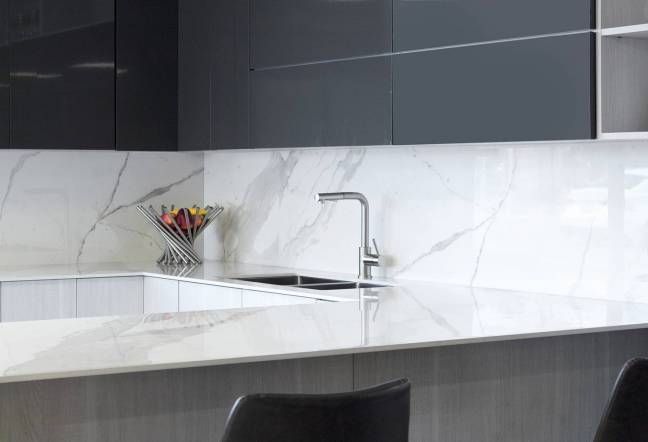 Панель самоклеющаяся ПВХ 300х300 мм 6шт/уп Мрамор Нова София. Цена указана за 0,54 м²