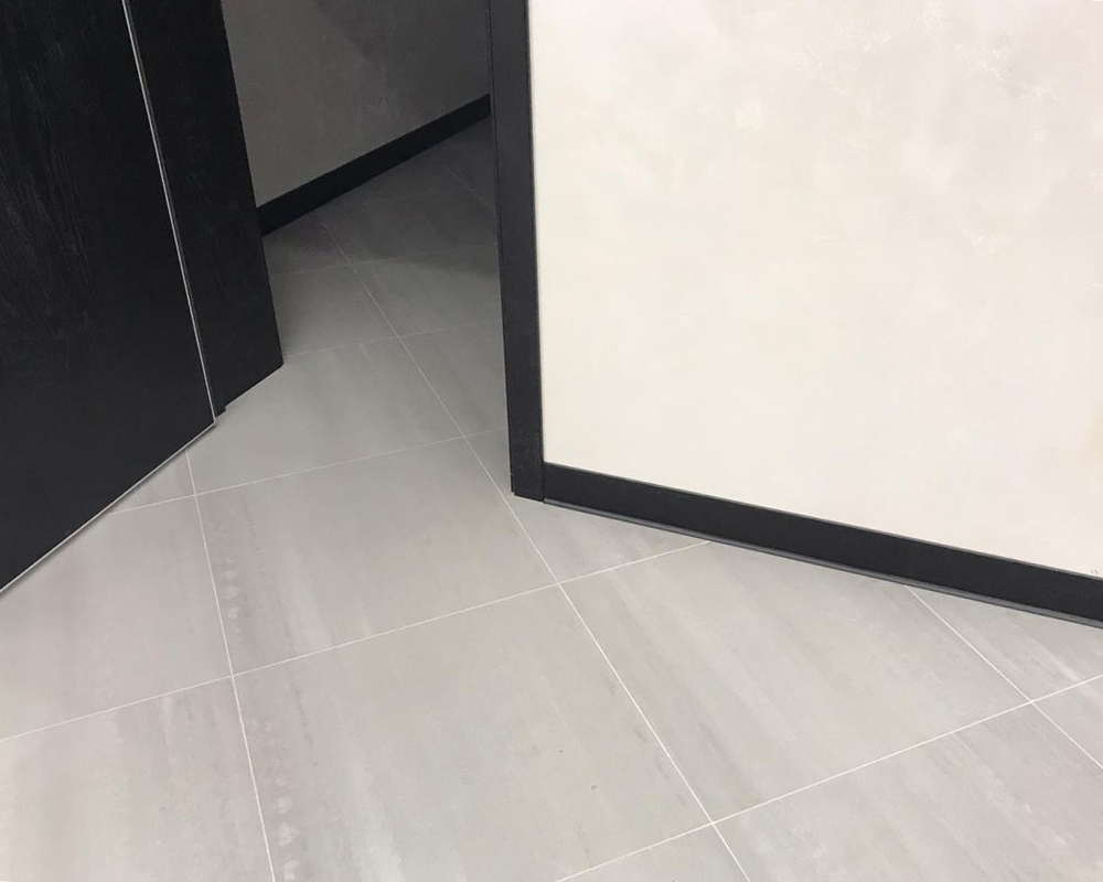 Плинтус ХДФ Dollken S60 60 мм х 2,575м 1001 Чёрный