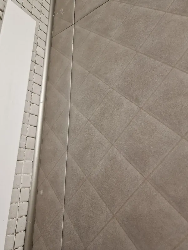 Профиль окантовочный ПК 06.2700.201л Серебро