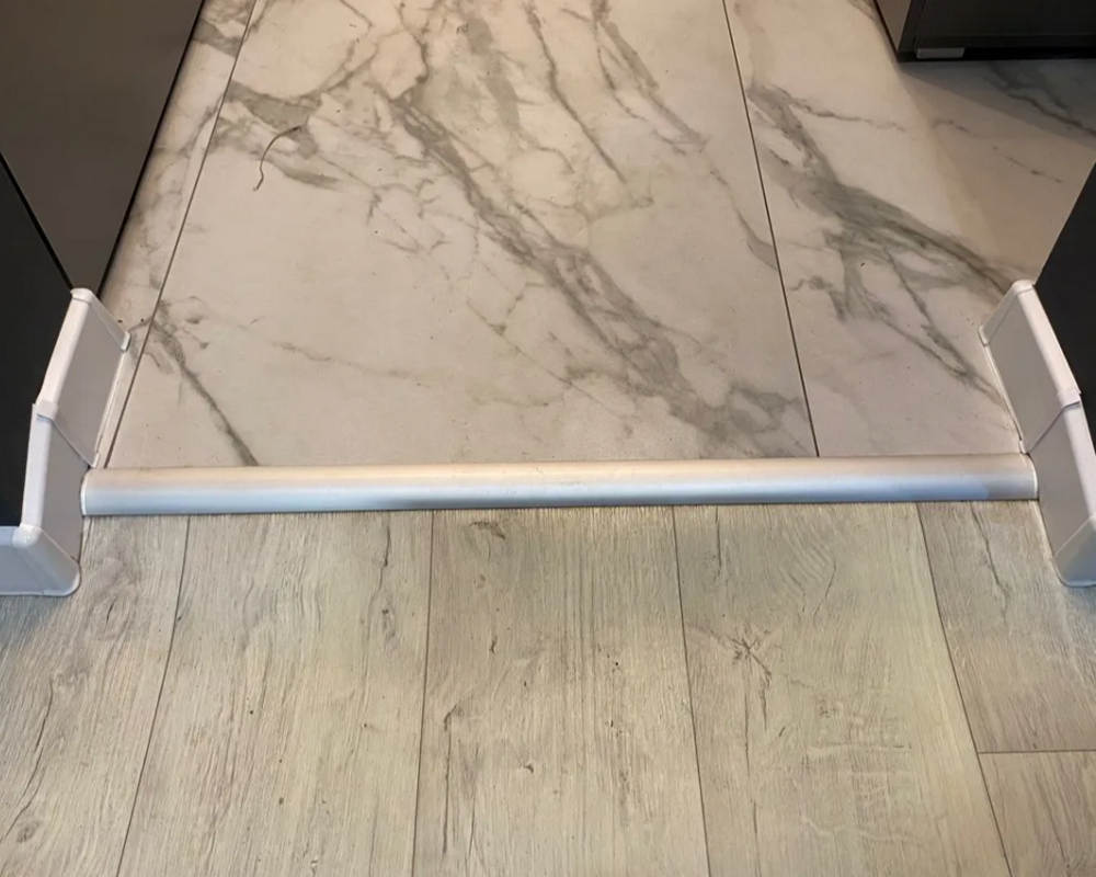 Порог одноуровневый ПС 04-3.2700.202л Золото